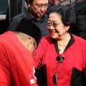 Didampingi Sang Putera,  Megawati Tiba di Pelataran Masjid At-Taufik untuk Pimpin Upacara HUT ke-79 RI