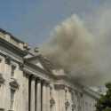 Somerset House London Terbakar, 125 Damkar Diterjunkan