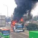 Bus Berisi 58 Anak TK Terbakar di Tol Jakarta Timur