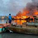 Kapal Nelayan Terbakar
