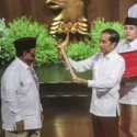 Pemberian Keris Prabowo ke Jokowi Diduga untuk Buang Sial