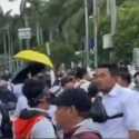 Aksi di Depan Gedung DPR, Seorang Pegawai Honorer Keguguran