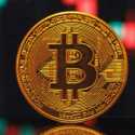 Bitcoin Terbanting Tarif Trump, Dolar AS Tembus Rp16.500