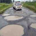 Sistem Drainase Tidak Berfungsi Bisa jadi Penyebab Kerusakan Jalan