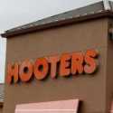 Hooters Ajukan Bangkrut, Seluruh Jaringan Restoran Akan Dijual
