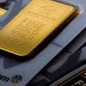 Harga Emas Antam Hari Ini Turun Jadi Rp1,9 Juta per Gram