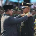 Prabowo Sematkan Tanda Pangkat ke Delapan Perwira Adhi Makayasa TNI-Polri