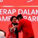 Tangis Megawati Pecah saat Hasto Tiba di Arena Kongres PDIP