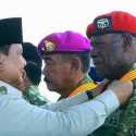 Prabowo Beri Bintang Sakti dan Naikkan Pangkat Anak Buah Saat Operasi Mapenduma