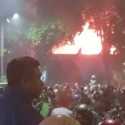 Surabaya Mencekam: Gedung Negara Grahadi Dibakar Massa