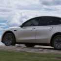 Mobil Listrik Tesla Kini Ditenagai Otak AI DeepSeek dan ByteDance