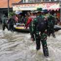Ratusan Prajurit TNI Bantu Warga Terdampak Banjir di Denpasar