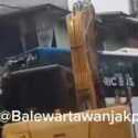 Bus Transjakarta Tabrak Toko Diduga Sopir Kurang Konsentrasi