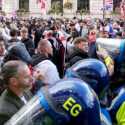 Demo Anti-Migran di London Berakhir Ricuh