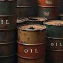 Harga Minyak Anjlok Kelebihan Pasokan