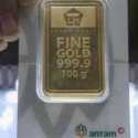 Harga Emas Antam Tembus Rp2,4 Juta per Gram