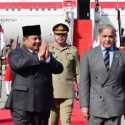 Tiba di Islamabad, Prabowo Disambut Presiden dan PM Pakistan