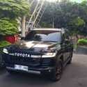 KPK Boyong Land Cruiser dari Rumah Bupati Bekasi Ade Kuswara