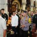 Tinjau 2 Gereja, Kapolri Jamin Keamanan Misa Malam Natal
