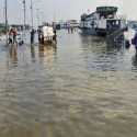 Banjir Rob di Pesisir Jakarta Berangsur Surut