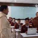 Prabowo Tinjau Sekolah Rakyat Banjarbaru, Ada Fasilitas Smartboard hingga Laptop Persiswa
