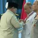 Prabowo Anugerahkan Bintang Jasa Utama ke Kepala BGN