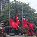 Try Sutrisno Wafat, PDIP Kibarkan Bendera Setengah Tiang