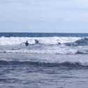 Beruntung, Petugas Pantai Gercep Menolong Wisatawan Terseret Ombak