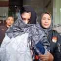 Bupati Pekalongan Fadia Arafiq Resmi Pakai Rompi Tahanan KPK