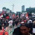 Tolak Hadiri May Day di Monas, Buruh dan Petani Pilih Aksi di DPR: “Nasib Kami Belum Berubah”