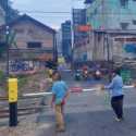 KAI Pasang Pemasangan Palang Pintu Sementara di Perlintasan Jalan Ampera