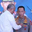 Kapolri Dianugerahi Tanda Kehormatan Adhi Bhakti Senapati