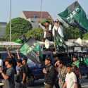 Jelang Sore, Massa HMI MPO Merapat ke DPR