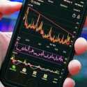 MBG Diguncang Skandal, Rupiah dan IHSG Ikut Tumbang