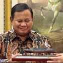 Menhan Jepang Persembahkan Model Kapal Perang 