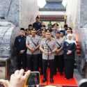 Usai Ziarah ke Makam Gus Dur, Kapolri Lanjutkan Doa di Pusara Bung Karno