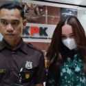 Istri Kapolsek Dampit Dicecar KPK Soal Aliran Uang dan Aset dari Tersangka Hergun