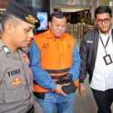 Bupati Kuansing Suhardiman Amby dan 2 Orang Lainnya Resmi Pakai Rompi Oranye