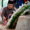 Menkop Ziarah ke Makam Bung Hatta