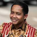 Amplop di Meja Menteri