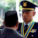 Prabowo Anugerahkan Adhi Makayasa ke Empat Lulusan Terbaik Akademi TNI-Polri
