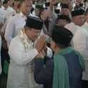 Hadiri Penutupan Muktamar NU, Prabowo Dikalungi Sorban