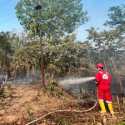 Bersama Perangi Asap, Pertamina EP Ramba Field Bantu Warga Padamkan Karhutla