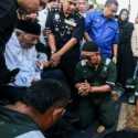 Tangis Mahathir Mohamad Pecah Saat Mengantar Istri ke Peristirahatan Terakhir