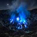 Apa Itu Fenomena Blue Fire di Gunung Papandayan? Ini Penjelasan Ahli
