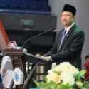 Mensos Ajak Wisudawan Poltekesos Sukseskan Sekolah Rakyat