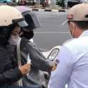 Bagikan Masker