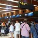 Penumpang Padati Loket Reschedule dan Refund di Terminal 1C Bandara Soetta Imbas Penerbangan Dihentikan