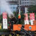 <i>Water Mist</i> Disemprot di Jalanan Jakarta Gegara Abu Vulkanik