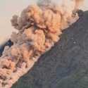 Merapi Empat Kali Luncurkan Lava Pijar dalam 6 Jam